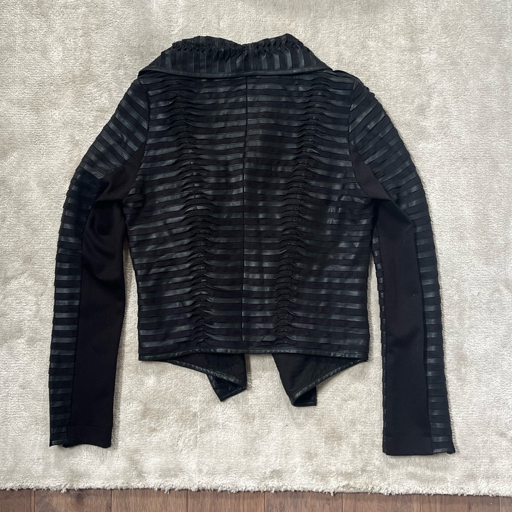 Caché - Black stripped leather jacket   Size: M